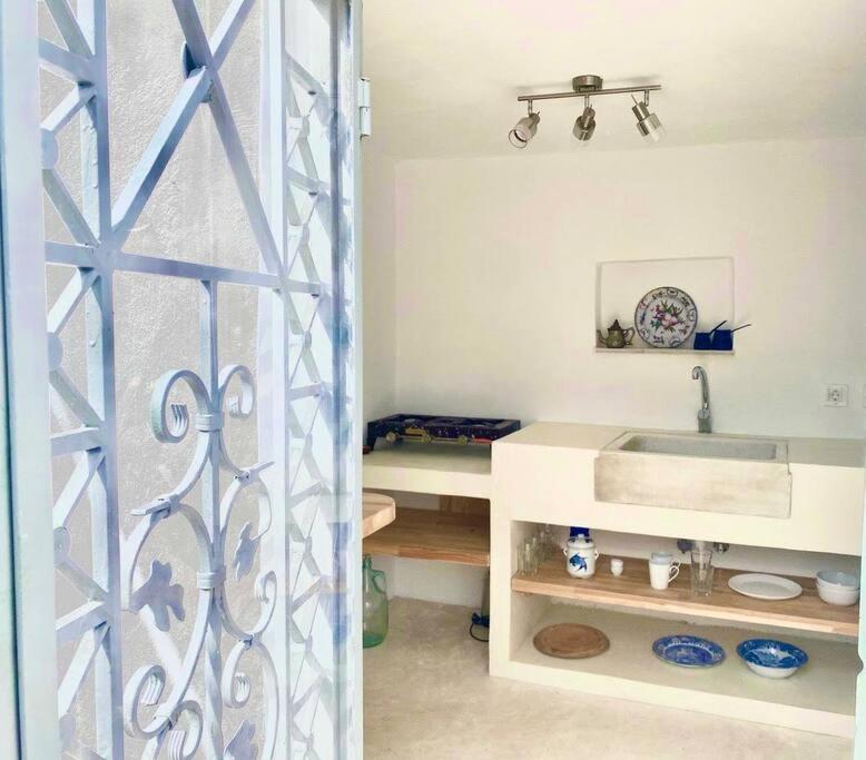 Stylish Vathy Studio With Sea View Екстериор снимка
