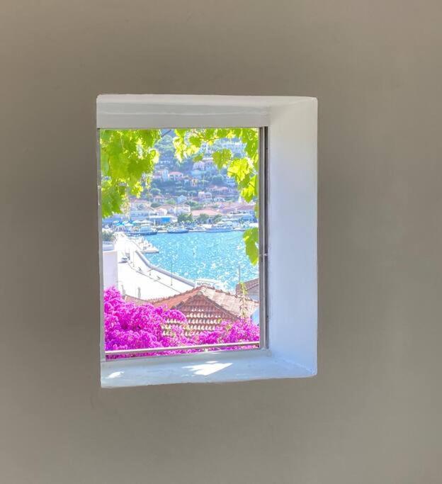Stylish Vathy Studio With Sea View Екстериор снимка