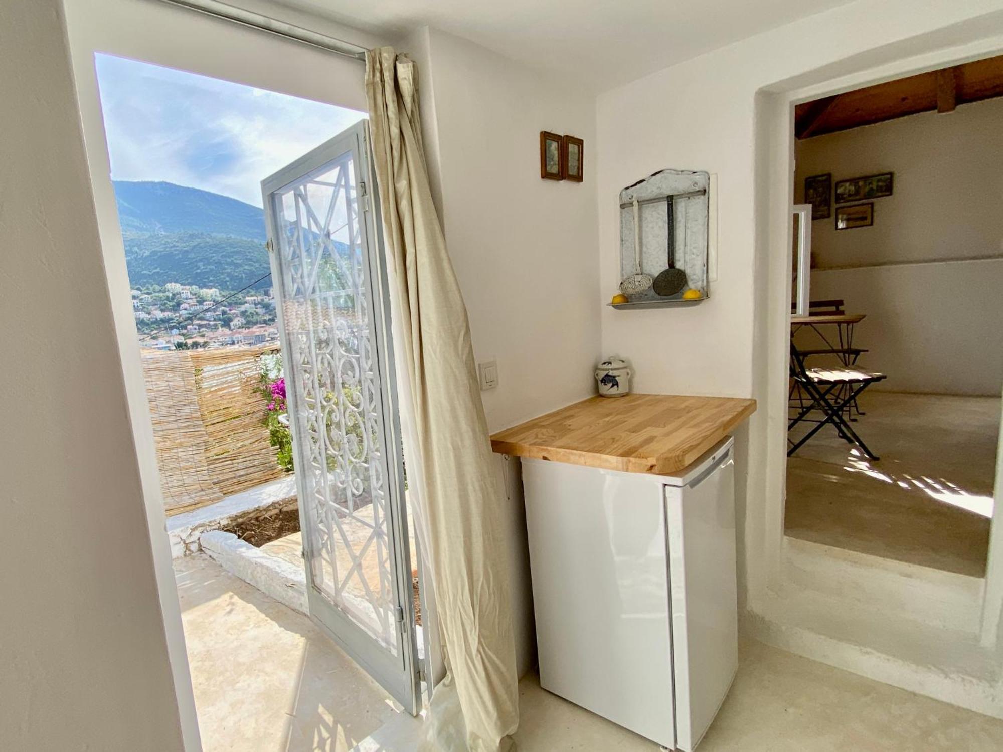 Stylish Vathy Studio With Sea View Екстериор снимка