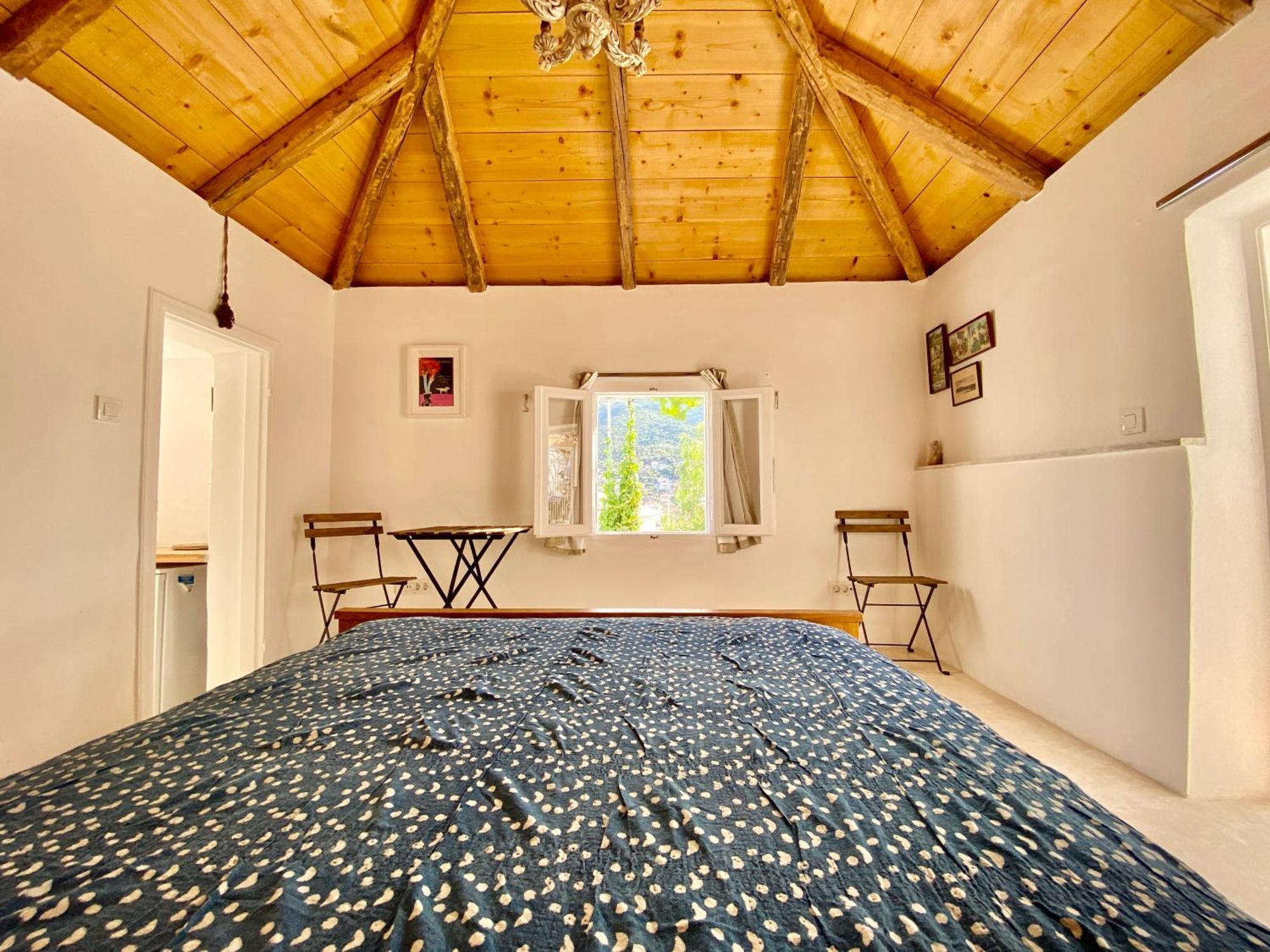 Stylish Vathy Studio With Sea View Екстериор снимка