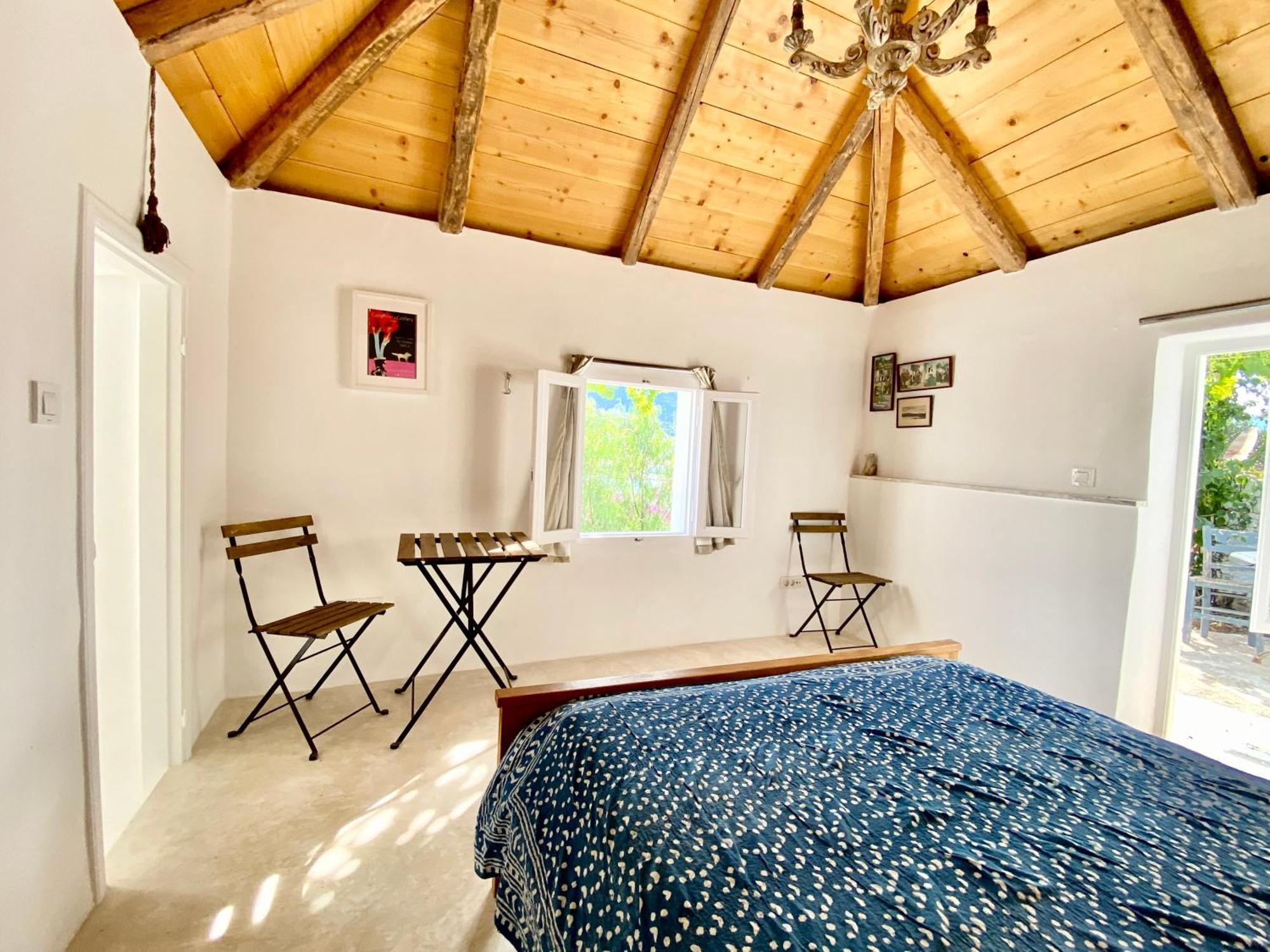 Stylish Vathy Studio With Sea View Екстериор снимка